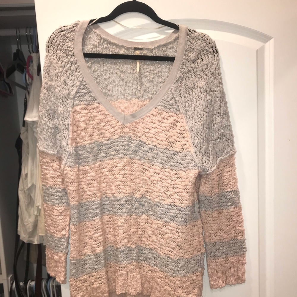 Free People Size Small Knit Sweater Gray Pink - Picture 4 of 5